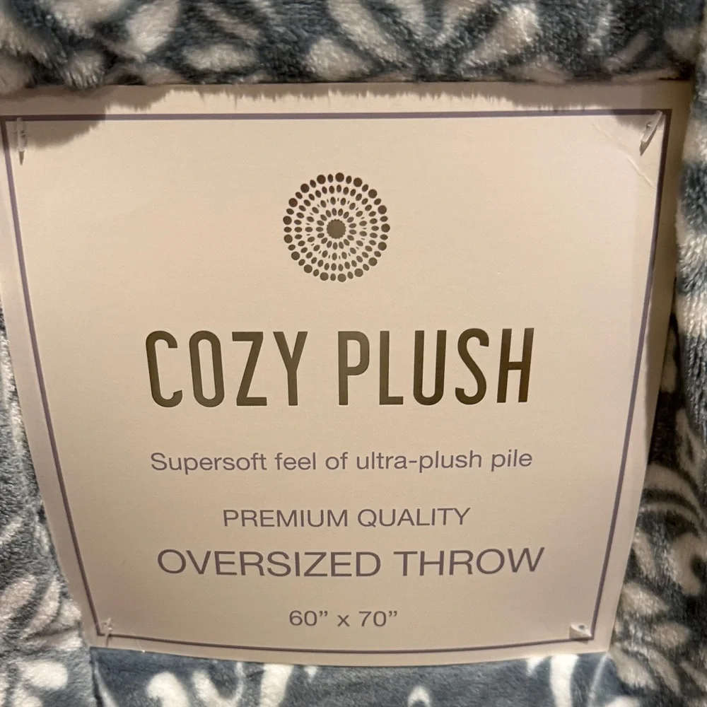 NWT- Premium Throw Blanket - Blue Gray and White